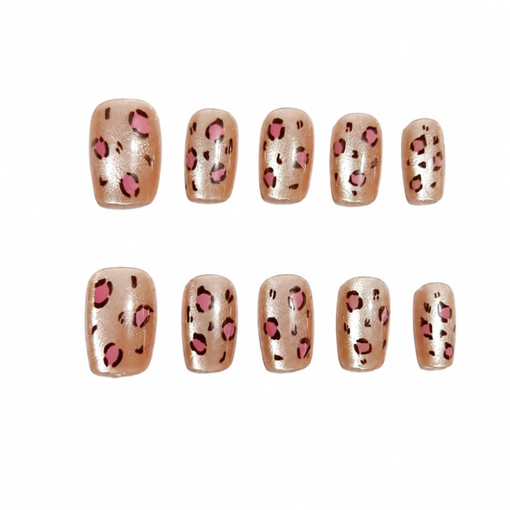Acrylic nails with modern animal design Kalsten