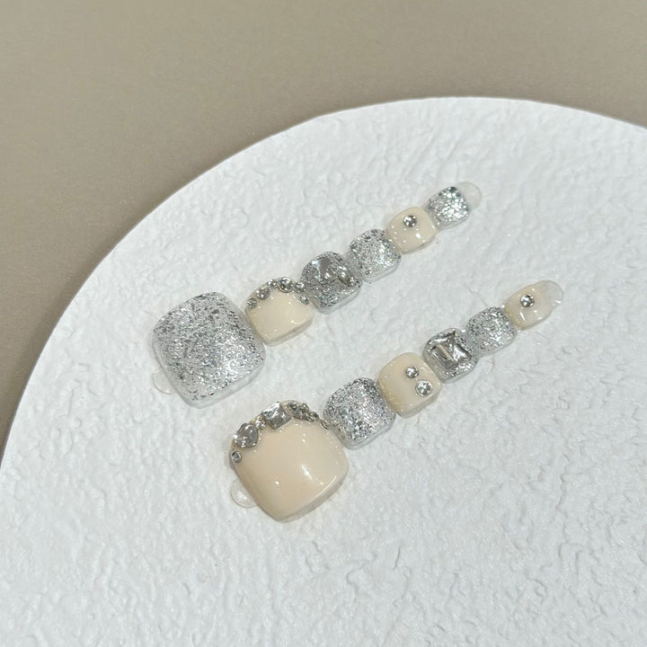 Elegant Press-On Nail Art Set with Sparkling Accents