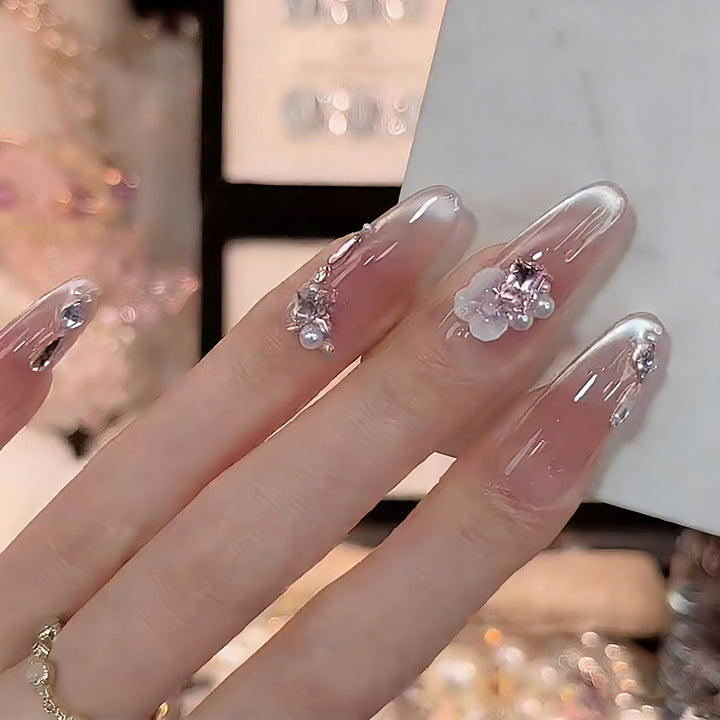 Nail art set with glamorous 3D applications and elegant floral decorations Kalsten