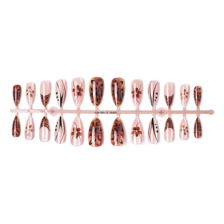 Artistic Press-On Nail Art Kalsten