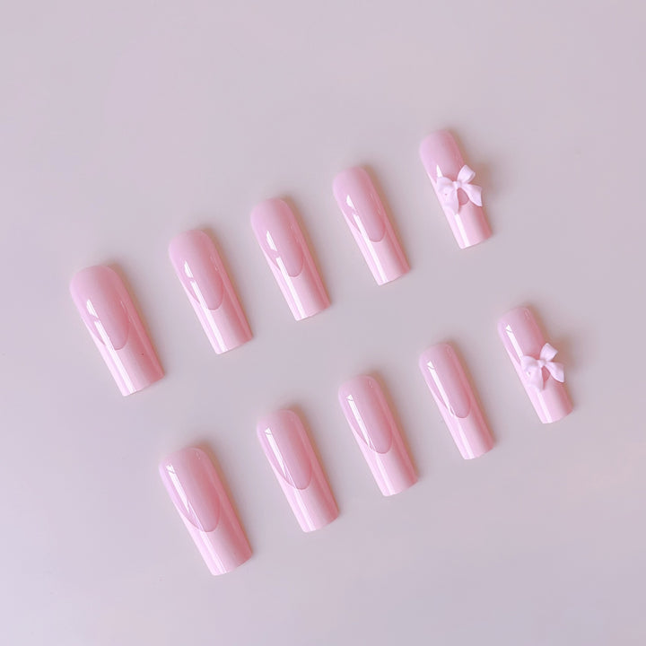 Artificial nail set with elegant tips and playful 3D design Kalsten