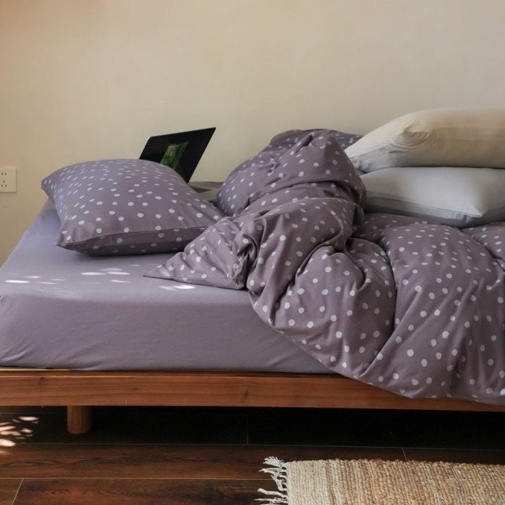 Floral Reversible Duvet Cover Set made of Cotton Mix with Fitted Sheet