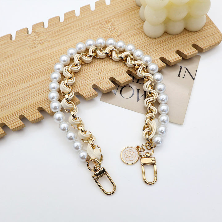 Chic Pearl-Chain Eyewear Holder Kalsten
