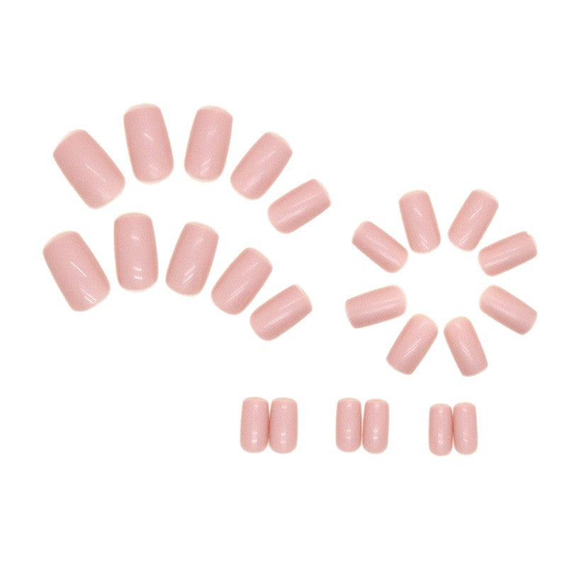 Artificial nails in elegant, natural style Kalsten