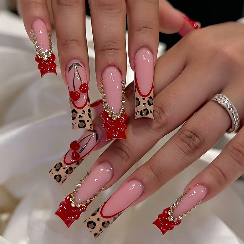 Elegant Artificial Nail Tips with Gold Accents Kalsten