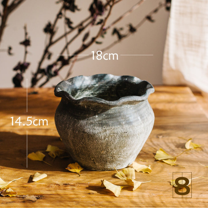 Rustic ceramic pot with handmade design Kalsten