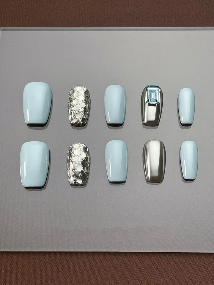 Artistic Nail Art Press-On Set
