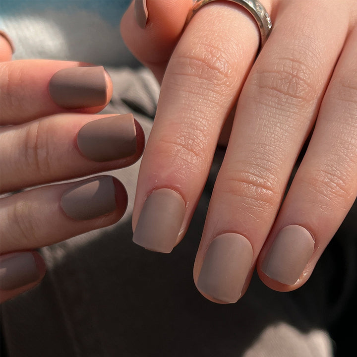 Artificial nail art with matte finish Kalsten