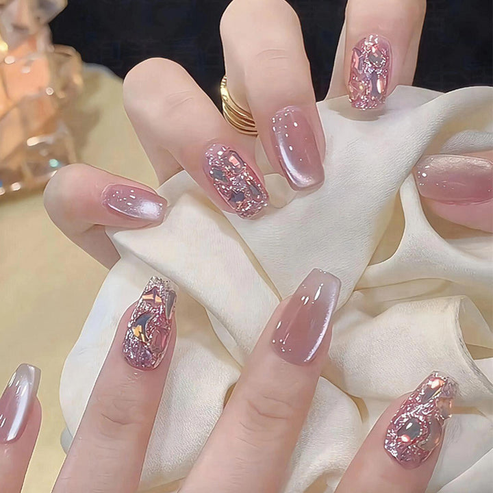 Elegant Press-On Nail Art Set with Decorative Rhinestone Accents
