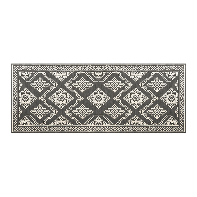 Vintage-Inspired Geometric Area Rug Kalsten
