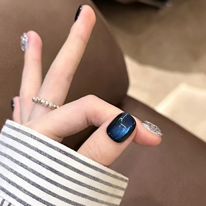 Creative artificial nails with shimmering effects Kalsten