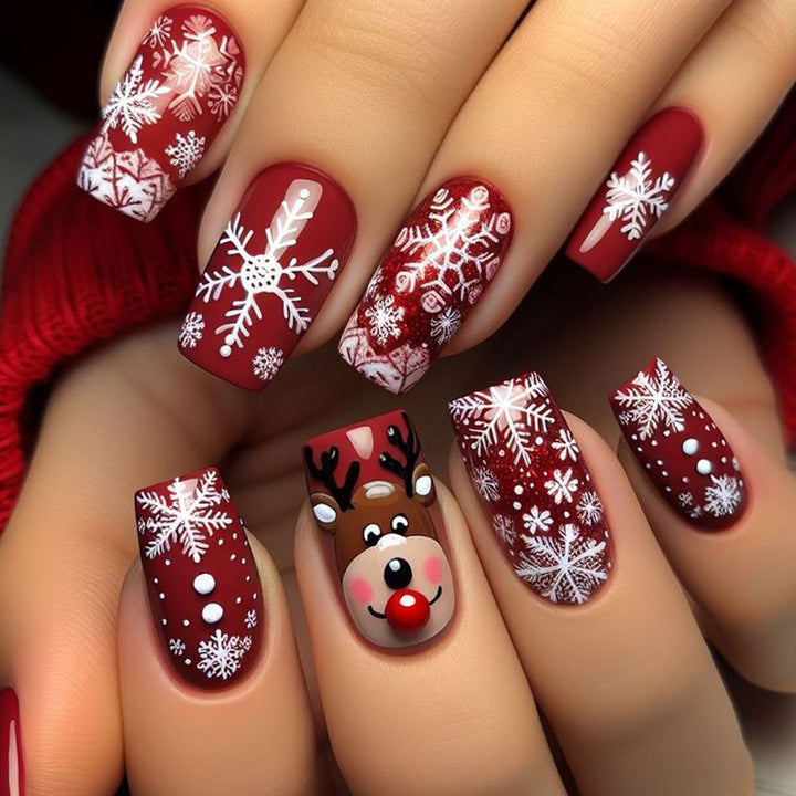 Artificial nails with festive reindeer and snowflake design Kalsten