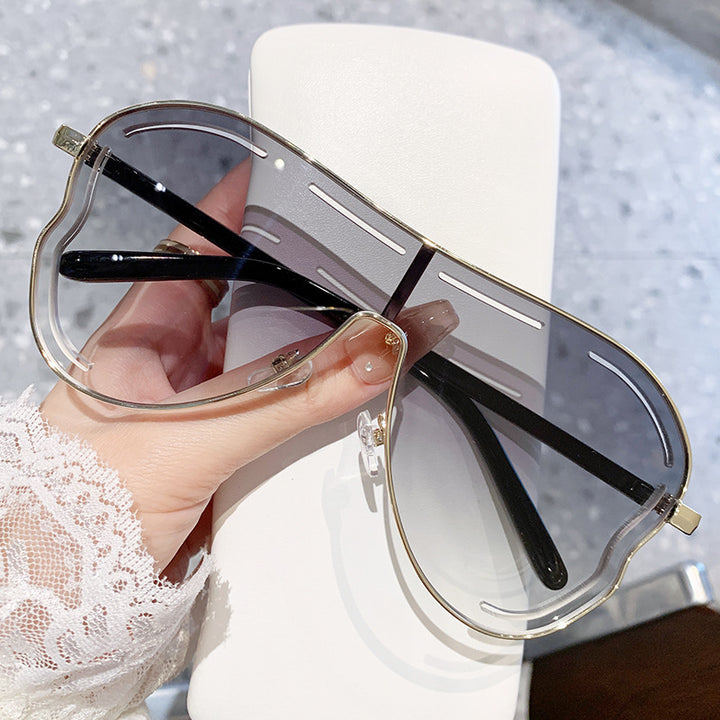 Women’s Sporty Oversized Sunglasses in Unique Design Kalsten