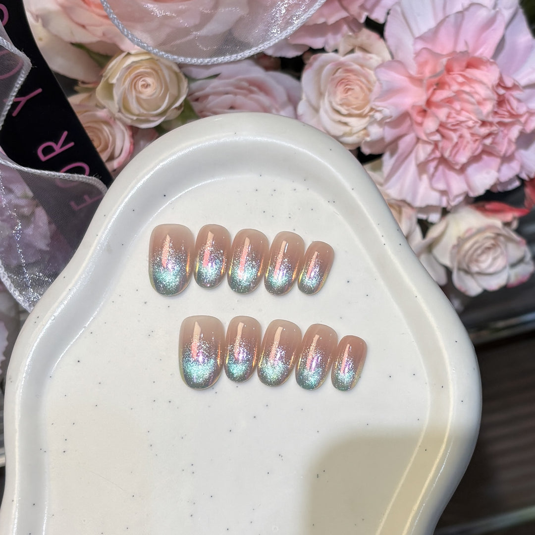 Artificial nail tips with shimmering ombre effect Kalsten