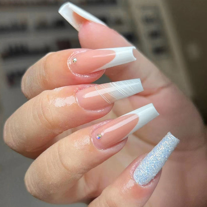 Artificial nail extensions with elegant glitter design Kalsten