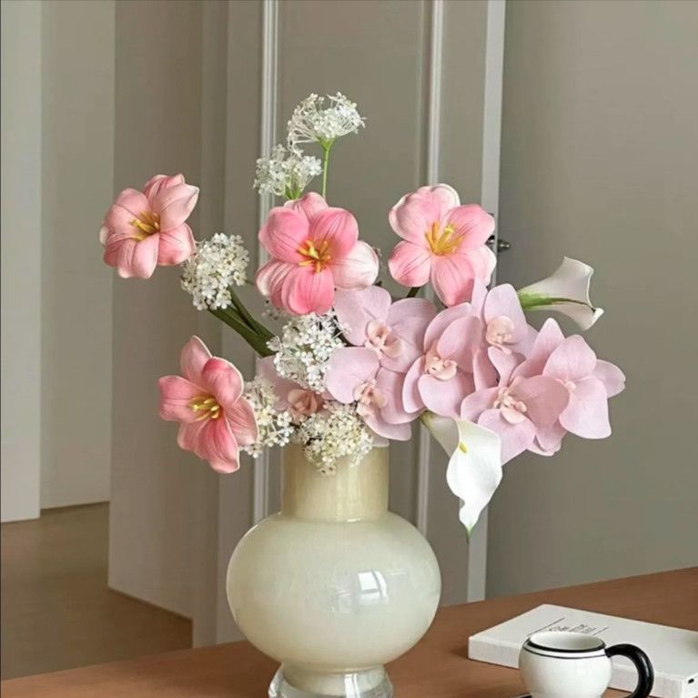 Beautiful Floral Wedding Bouquet for Special Celebrations