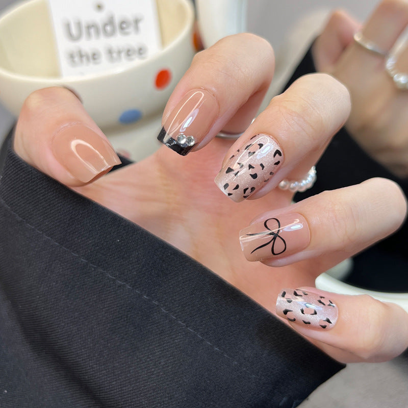 Glamorous Press-On Nail Set with Decorative Gemstone Accents Kalsten
