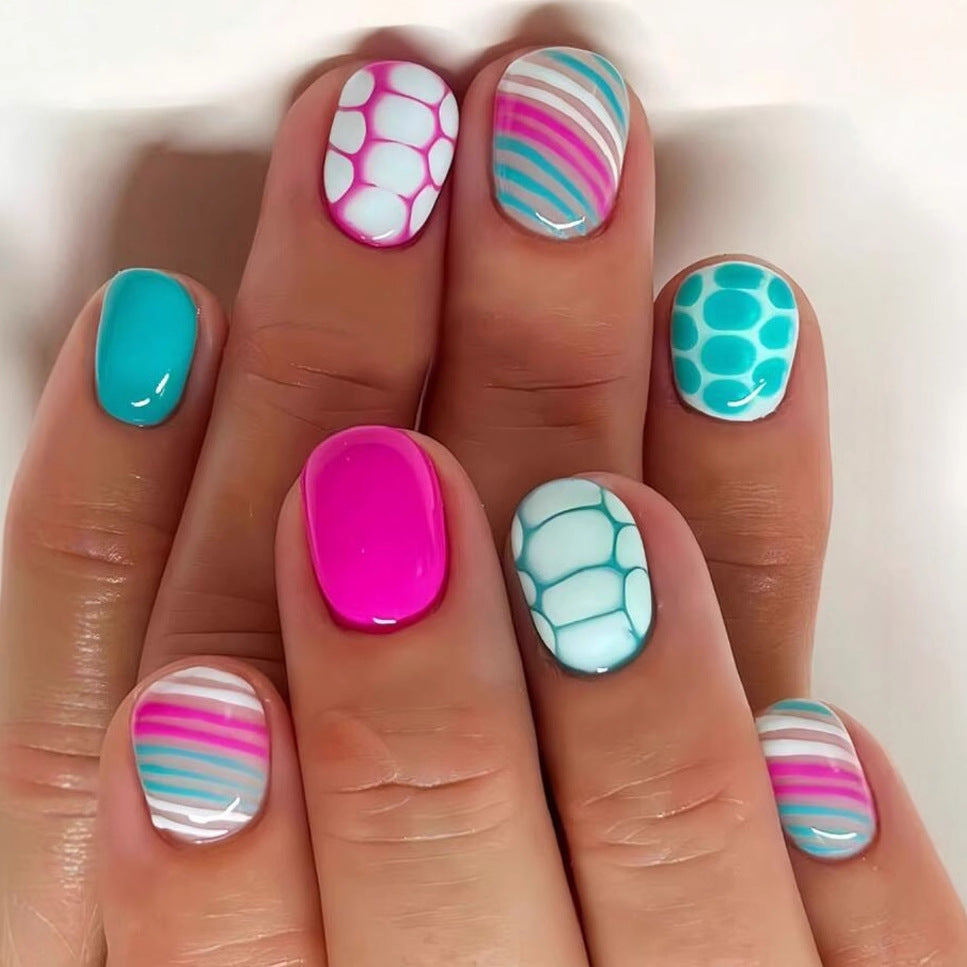 Nail set with playful patterns Kalsten