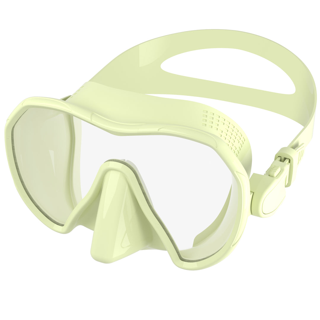Diving mask with secure fit and innovative anti-fog system Kalsten