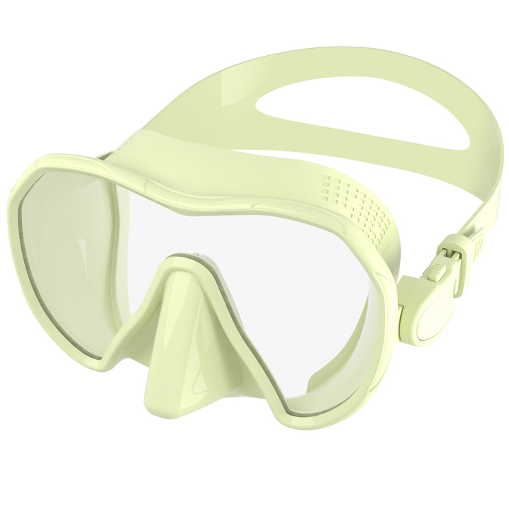 Diving mask with secure fit and innovative anti-fog system Kalsten