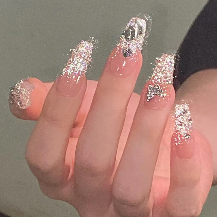 Sparkling nail art with 3D applications Kalsten