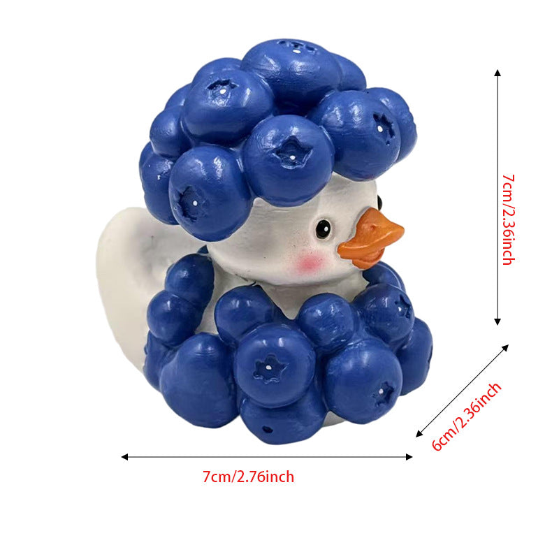 Funny rubber duck with berry pot cut Kalsten