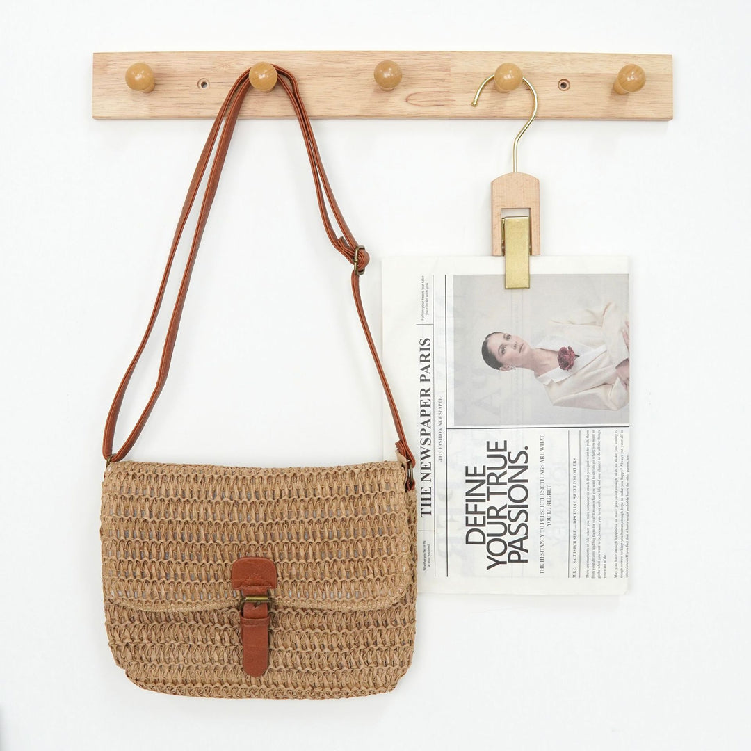 Shoulder bag made of sophisticated natural material with practical closure Kalsten