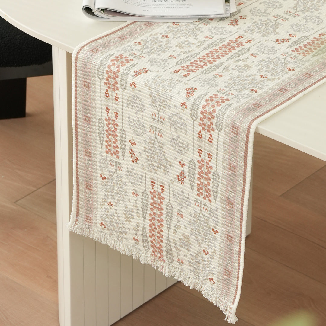 Woven jacquard table runner with floral medallion and fringes Kalsten