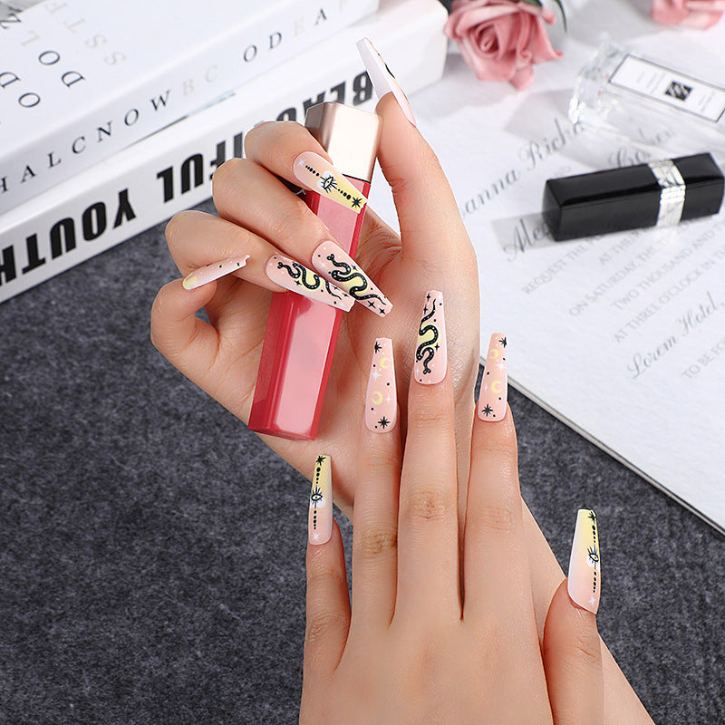 Creative artificial nails with unique patterns Kalsten