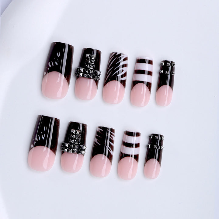 Artificial Nails in Modern Stripe and Zebra Design Kalsten