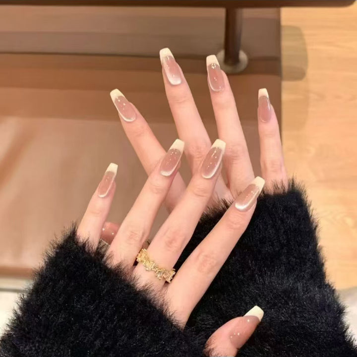 Artificial nails with elegant French tip design Kalsten
