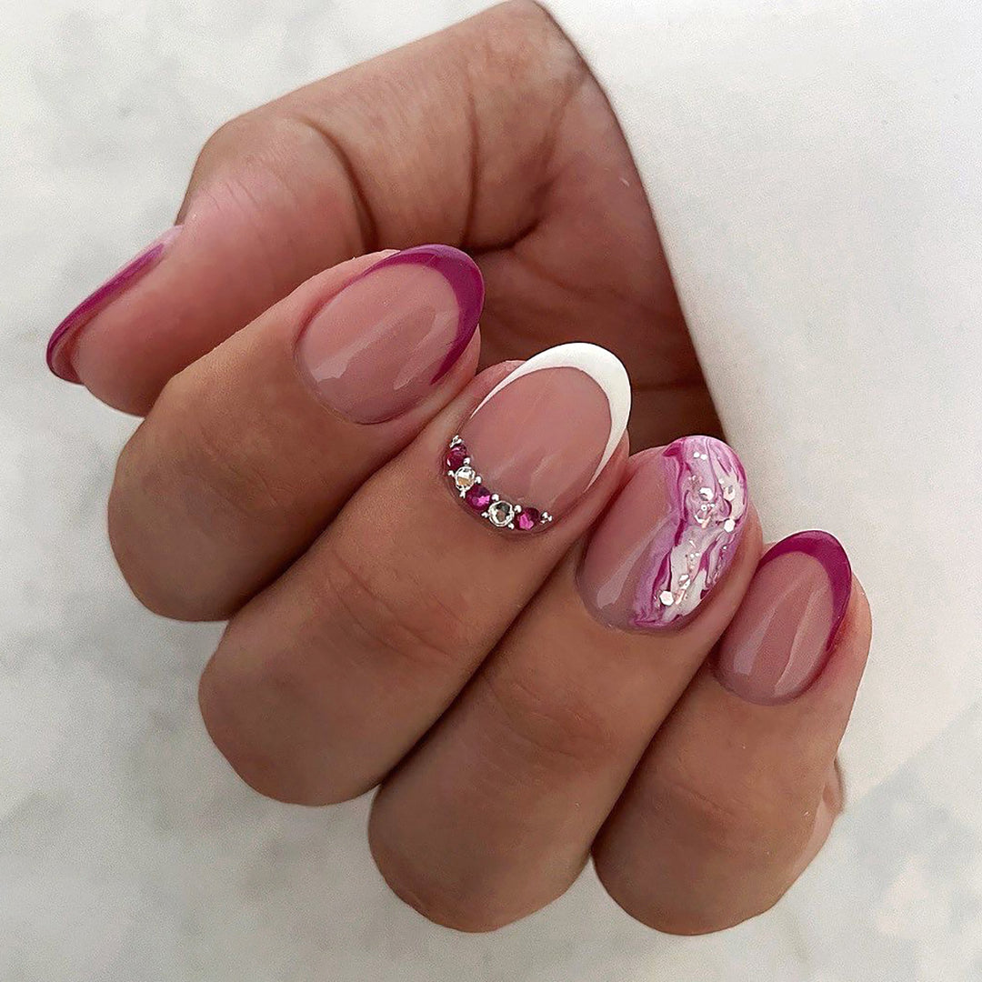 Elegant artificial nails with glamorous gradient colors and rhinestone accents Kalsten