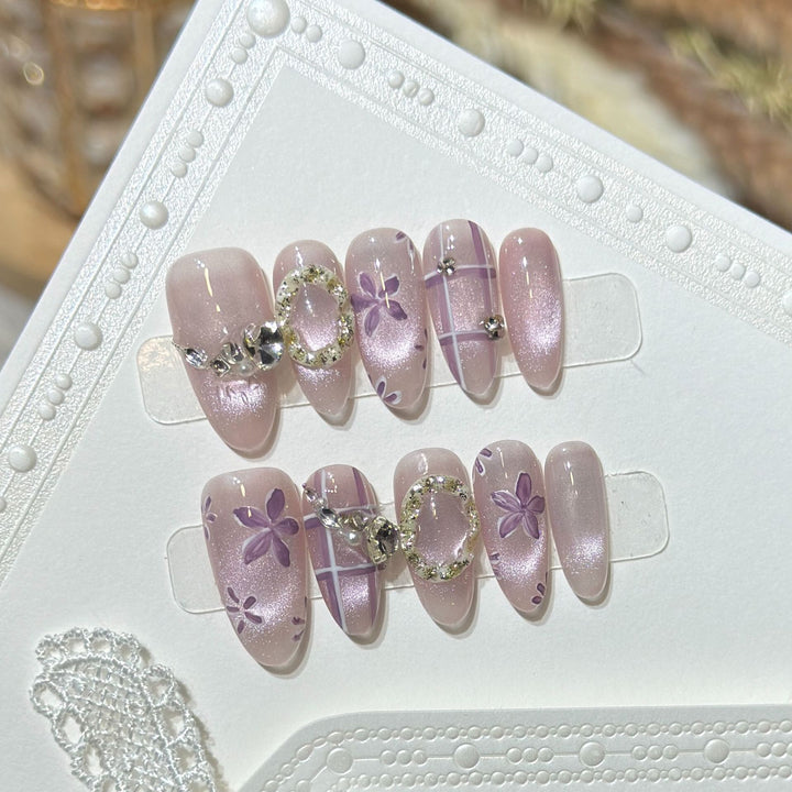 Artistic Press-On Nail Set with Floral Accents Kalsten