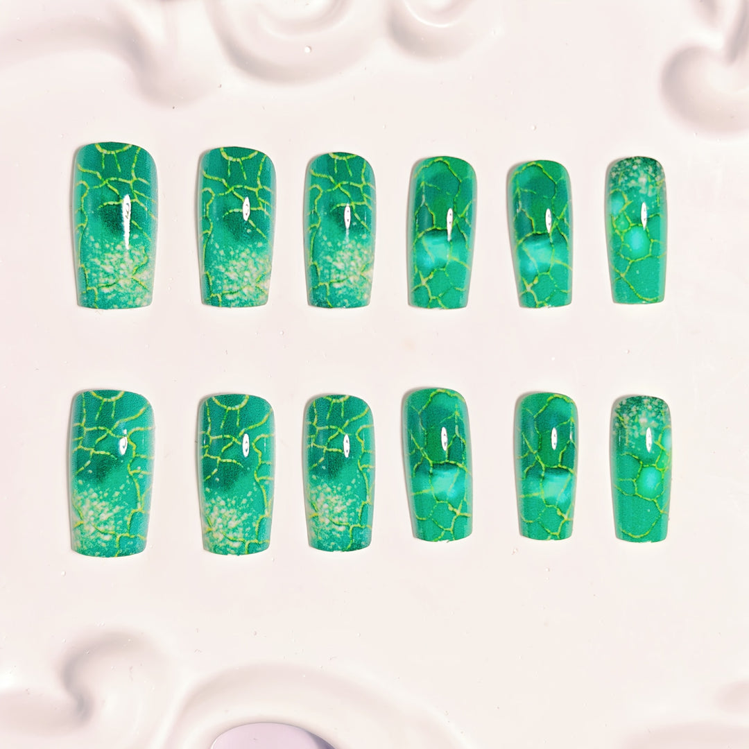 Artificial Nails in Luxurious Marble Effect Kalsten