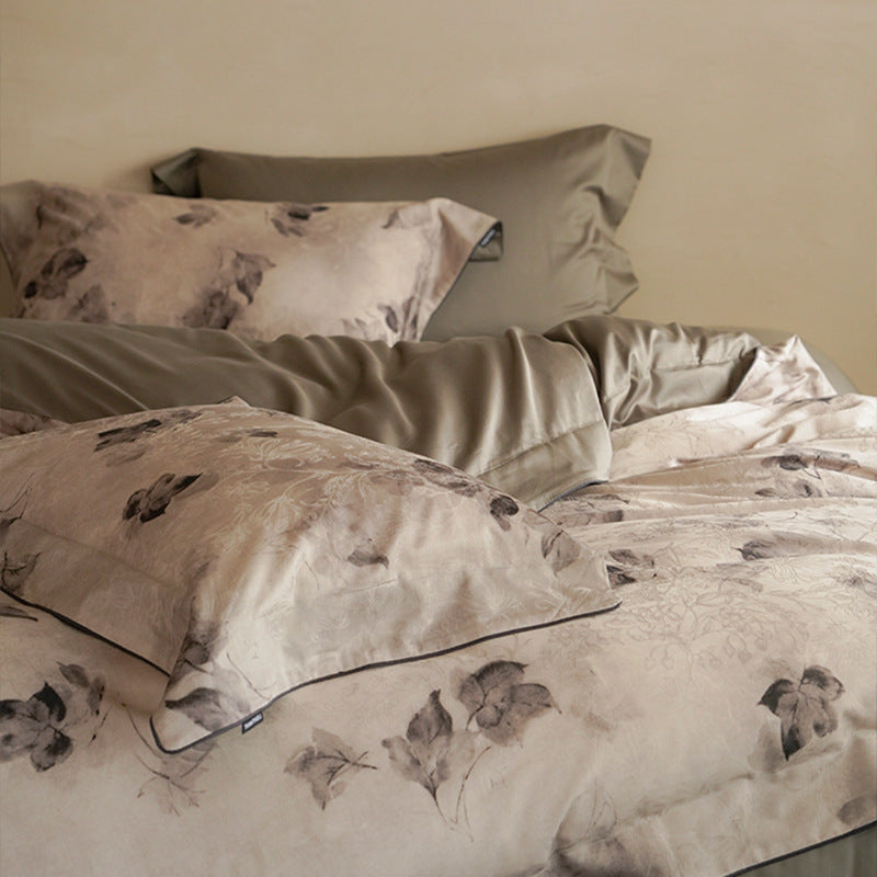 Bedding set made of soft satin with floral watercolor print