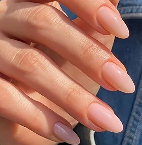 Elegant Almond-Shaped Nail Extensions Kalsten