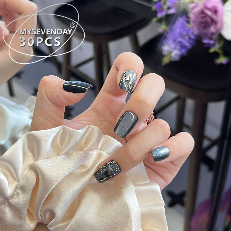 Stylish Nail Art Press-On Set Kalsten