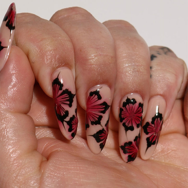 Exquisite Floral Design Press-On Nails
