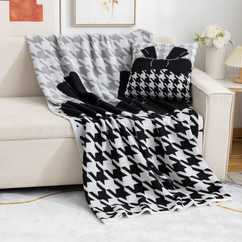 Modern Houndstooth Pattern Throw Blanket