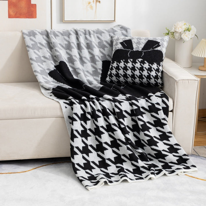 Modern Houndstooth Pattern Throw Blanket