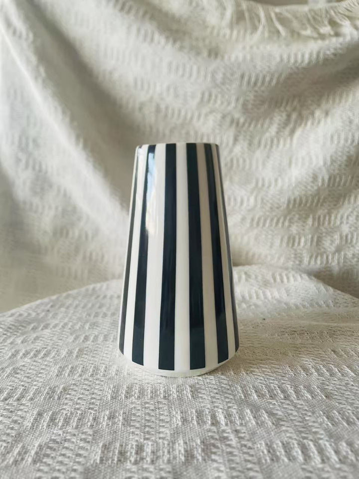 Modern Striped Ceramic Cup Kalsten