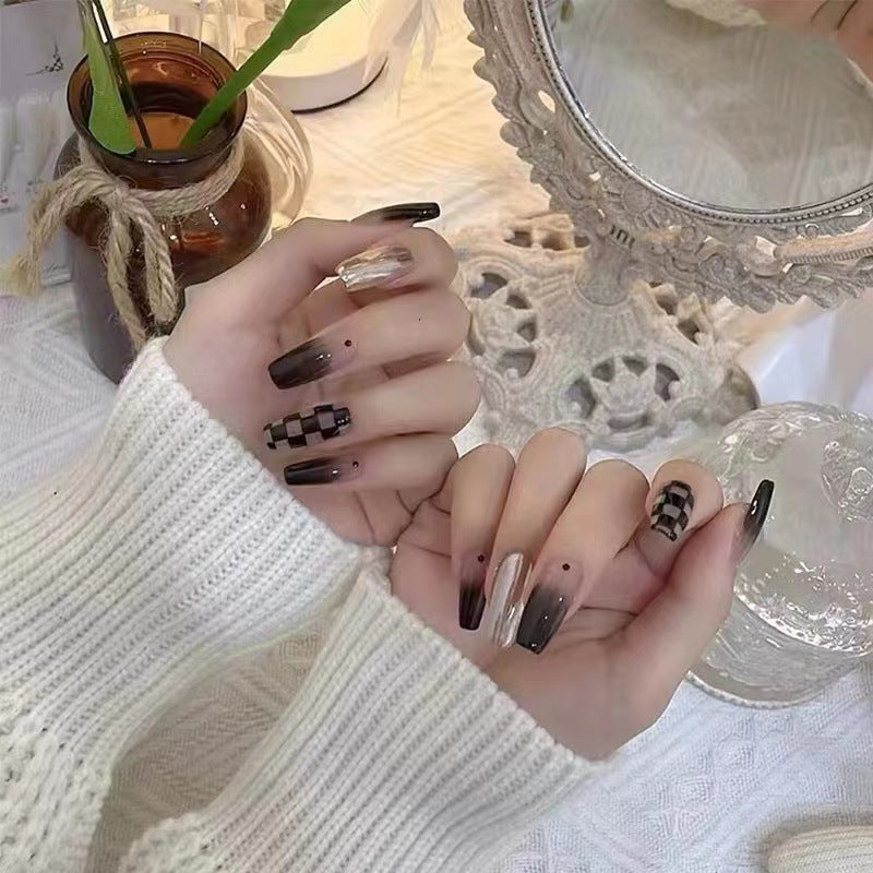 Nail art set with graphic patterns and elegant finish Kalsten
