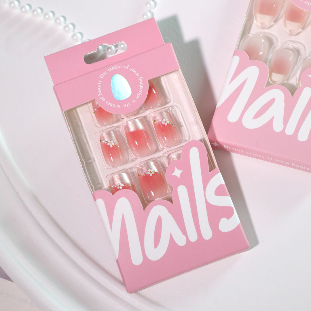 Artful Nail Extensions with delicate flower decorations Kalsten