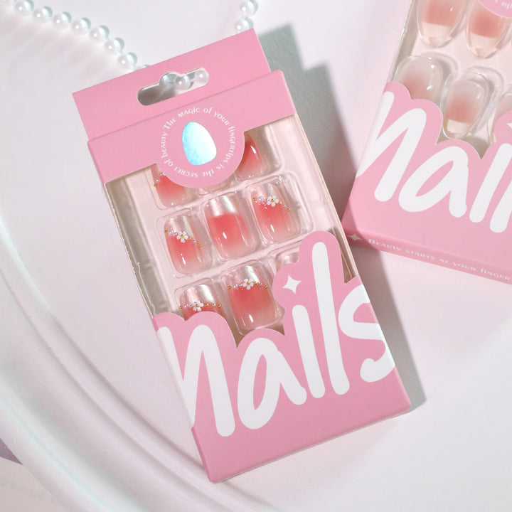 Artful Nail Extensions with delicate flower decorations Kalsten