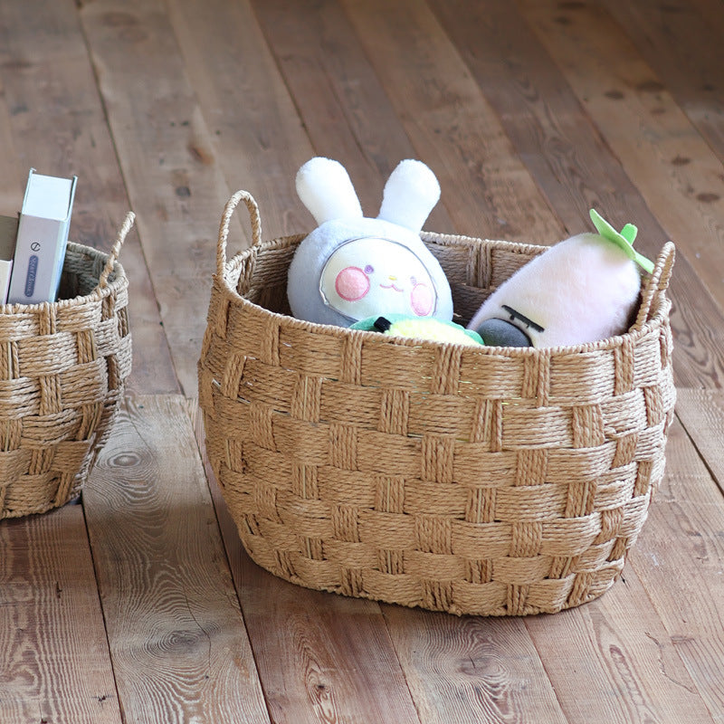 Decorative storage basket made of natural material Kalsten
