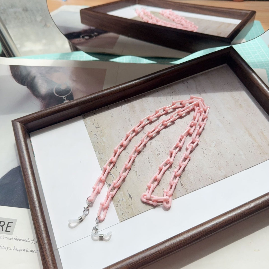 Chain Link Eyewear Holder Kalsten