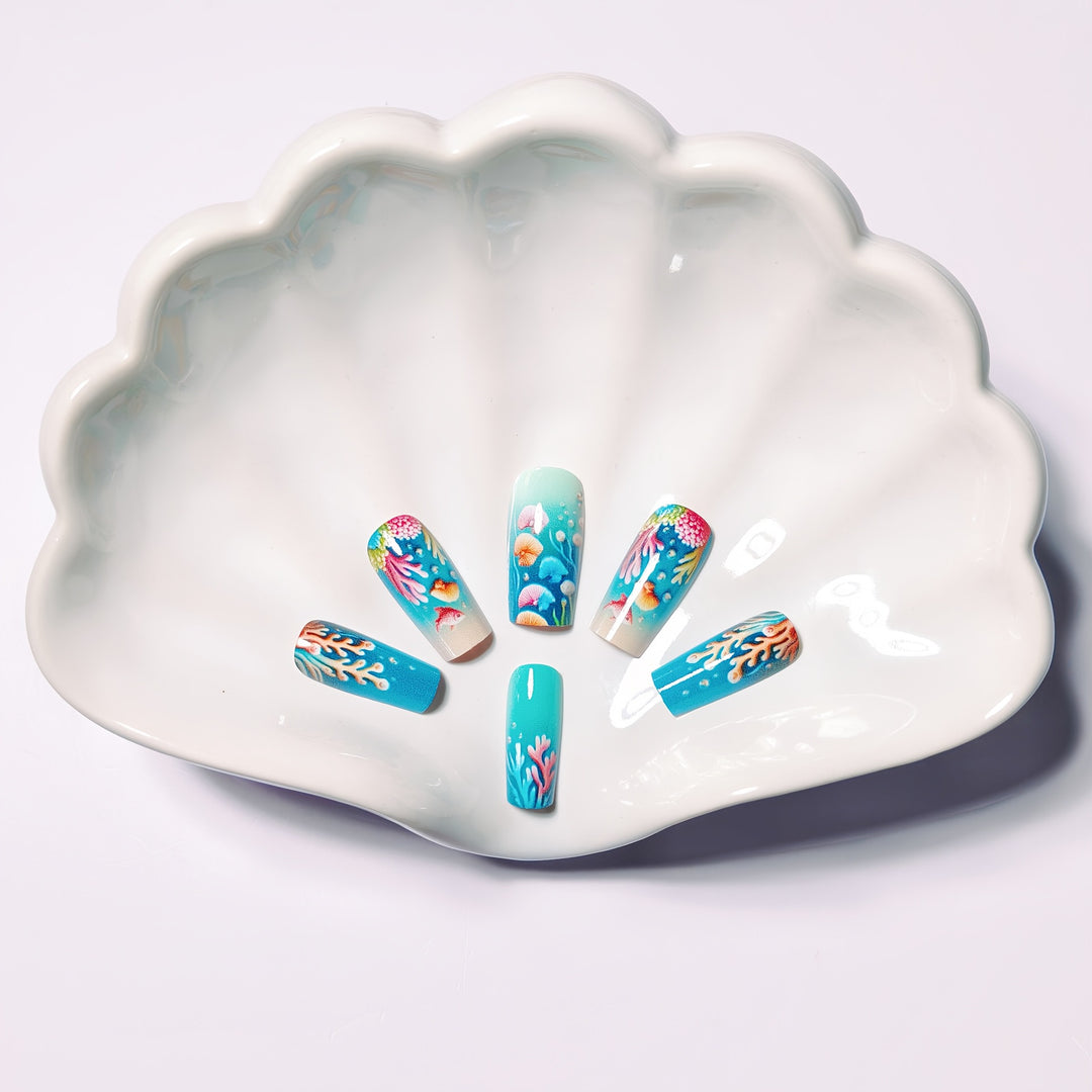 Art nails with filigree underwater motif Kalsten
