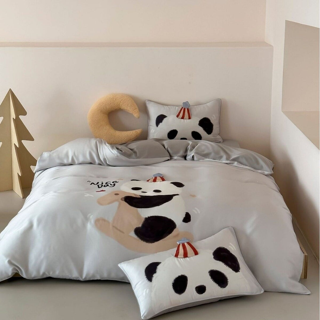 Child bedding set with cute penguin design made of soft cotton satin and extra soft pillow