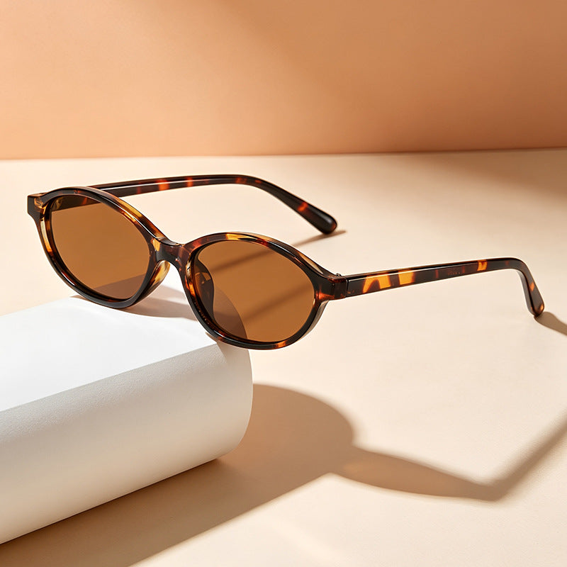 Elegant Vintage-Inspired Oval Sunglasses Kalsten