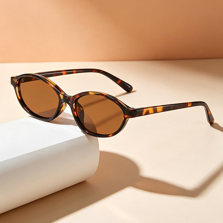 Elegant Vintage-Inspired Oval Sunglasses Kalsten